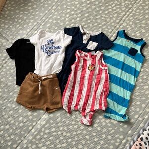 Old Navy Baby Clothes Sz 3-6 Months
